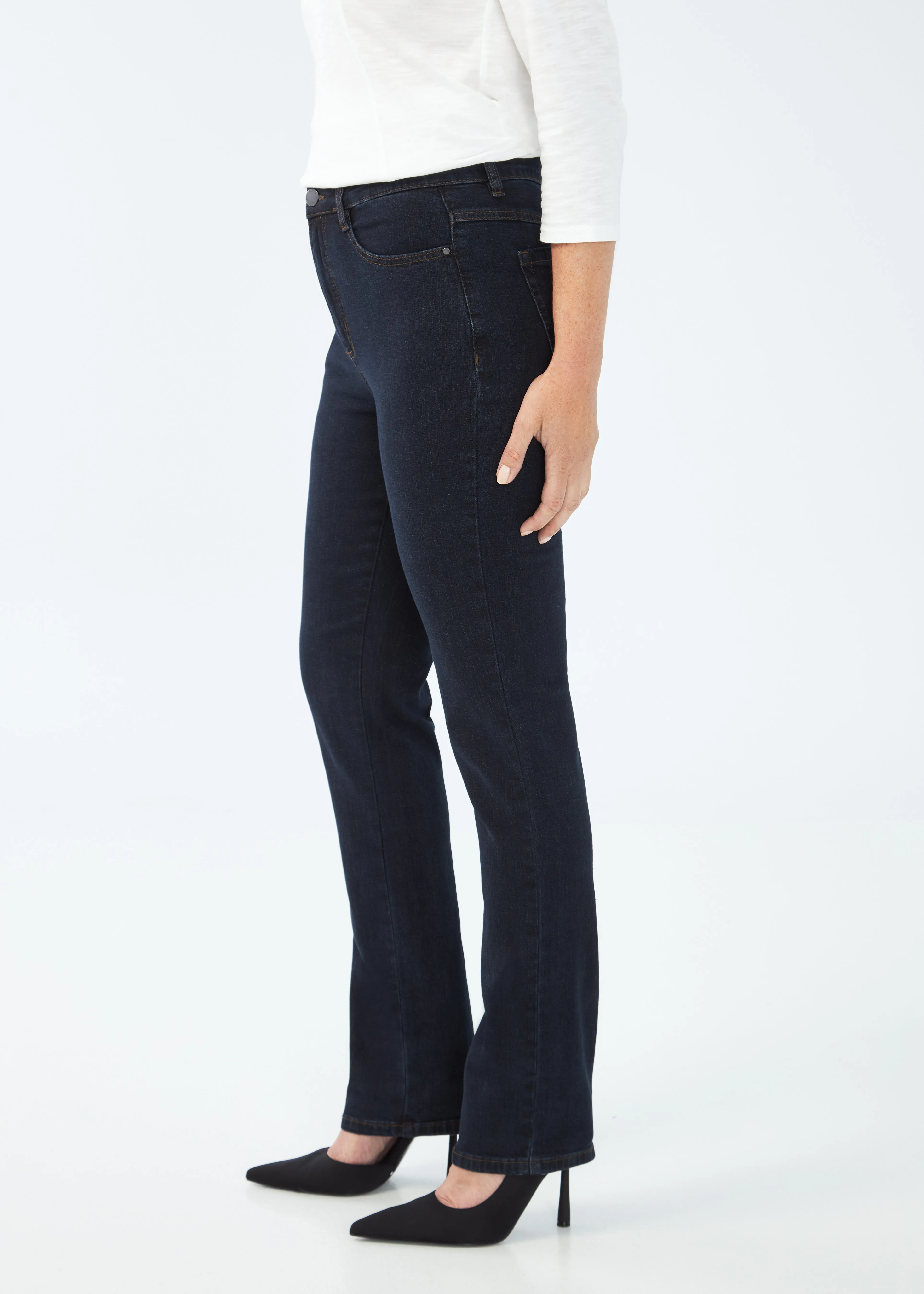 FDJ Suzanne Straight Leg in PETITE Midnight