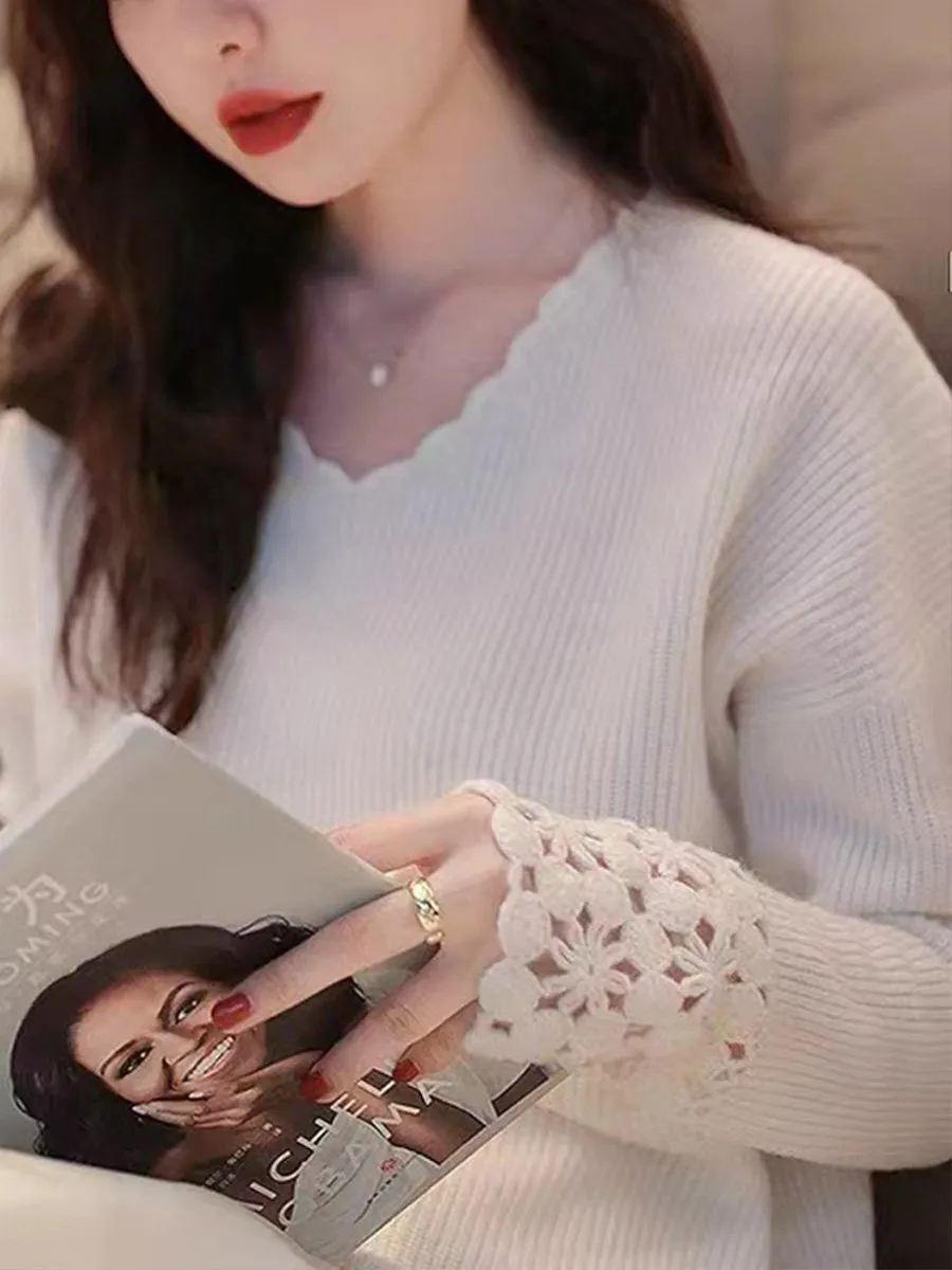 V-Neck Long-Sleeve Cashmere Sweater with Hollow Stitch Design